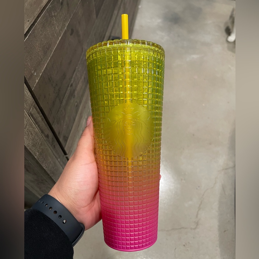Venti Starbucks cup
